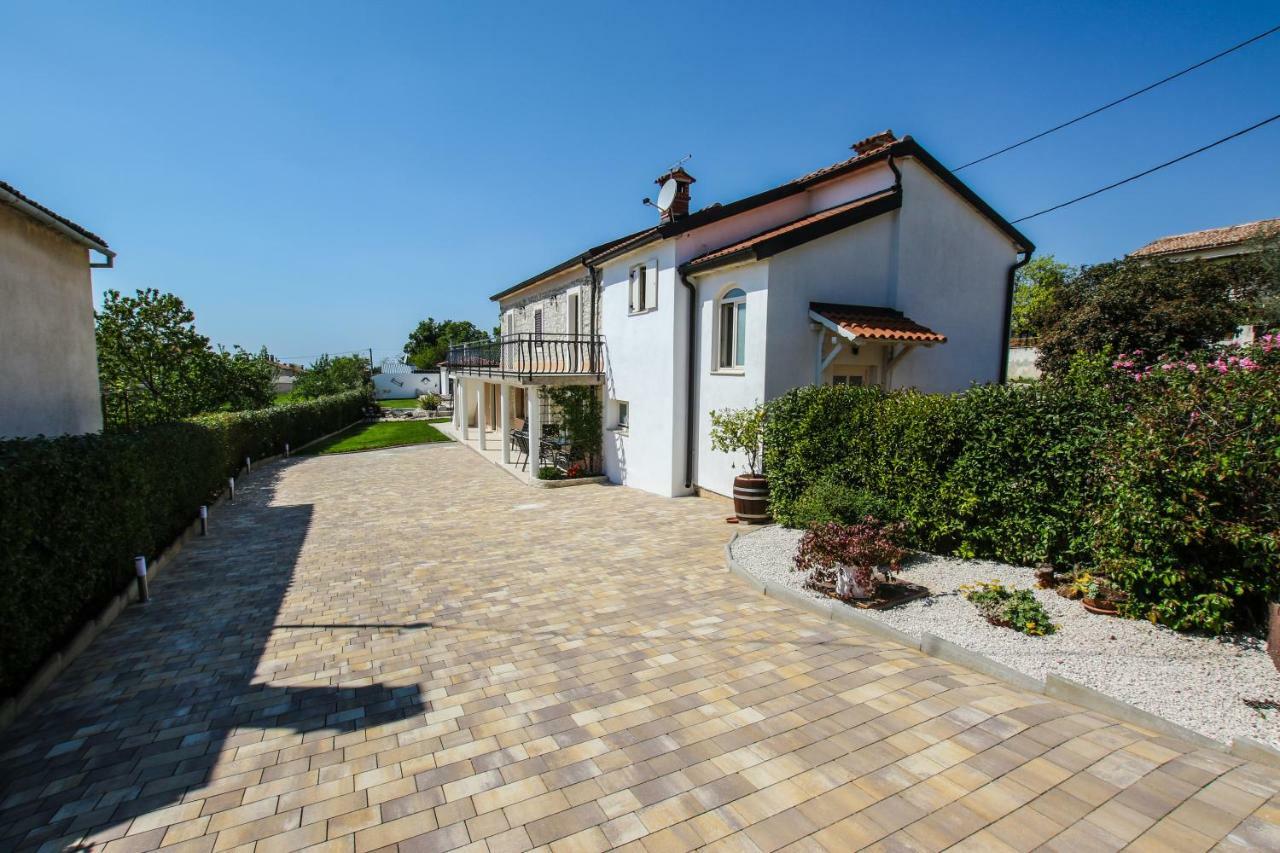 Villa Alma Kaštelir Exterior foto