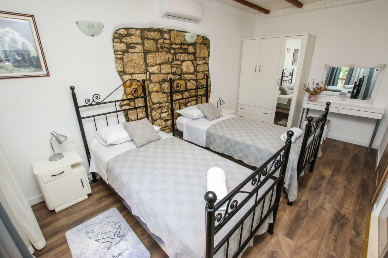 Villa Alma Kaštelir Exterior foto